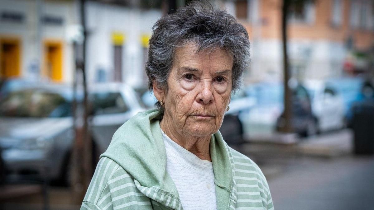 SorMotherFucker's tweet photo. Tengo cierta corazonada de que habrá elecciones en noviembre y de que poco antes de ellas, Maricarmen fallece. https://t.co/9WujE8GCyD