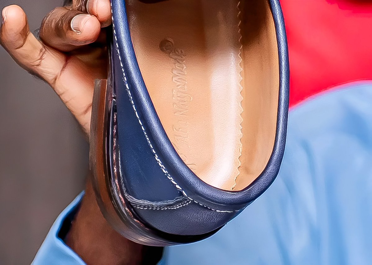 gadaconnect's tweet photo. Governor Otti pulls off his shoe and says, “This is Aba Made.”

Proudly Aba! Many thought the shoe was foreign-made until they saw the words “Aba Naija Made” written on it.

His Excellency supporting local brands and proudly promoting Made-in-Aba products 👏

📸: Kelex Ofoedu https://t.co/Z7QRRvSXcv