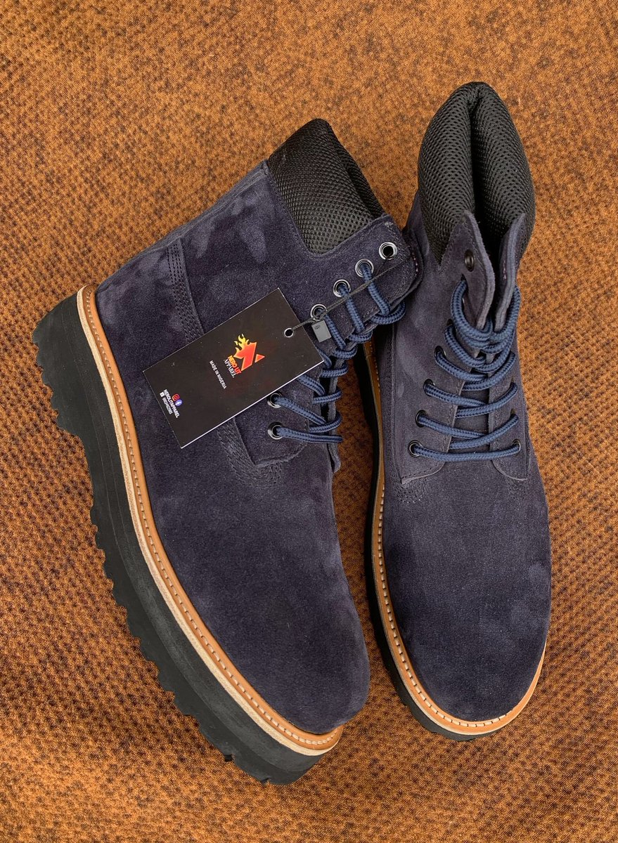 AaronDanjuma4's tweet photo. NEROLANDBOOTS in navy blue suede leather 💙 

#75,000 

📞09034922985 https://t.co/y9CchoGbY0