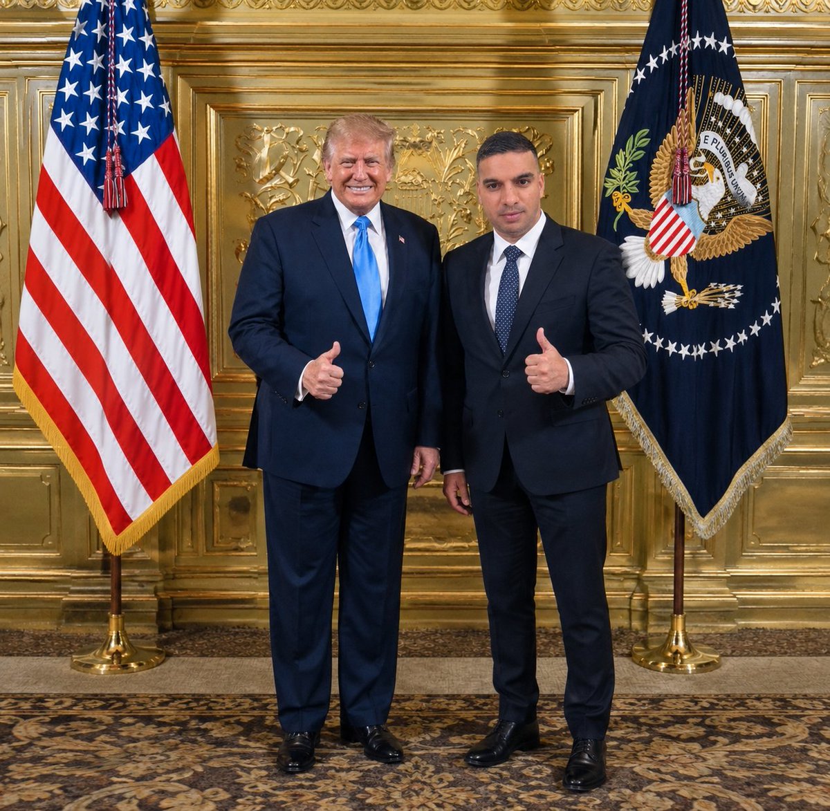 marius_cap42050's tweet photo. @NicusorDanRO @realDonaldTrump Și am făcut poza cu Trump dar pe Nicușor Dan și cu Mirabela Grădinaru nu i-am văzut pe acolo.🤣🤣🤣🤣 https://t.co/glnWQ8OjKc