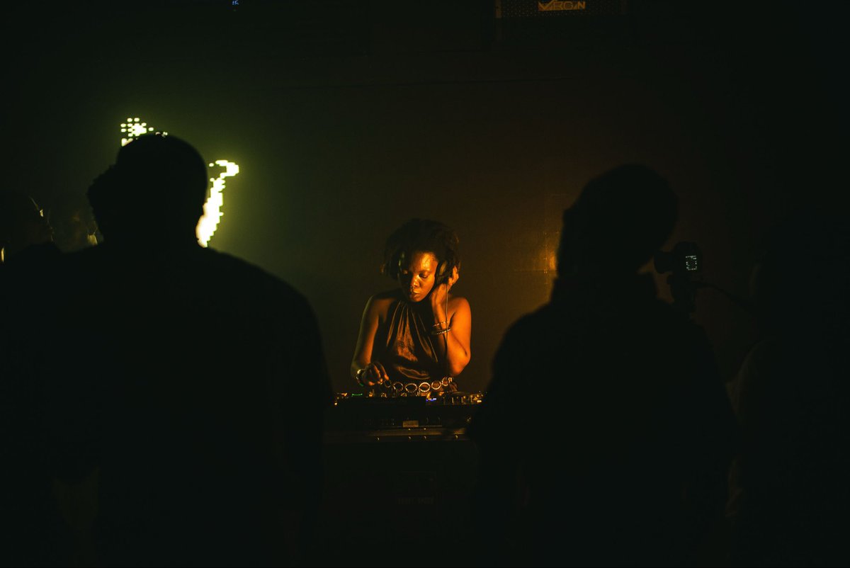 Ajayi_x's tweet photo. More shots from the rave

Got a very strong bias for the first. Also one of my favorite DJs from the night https://t.co/EkNr9vueiB