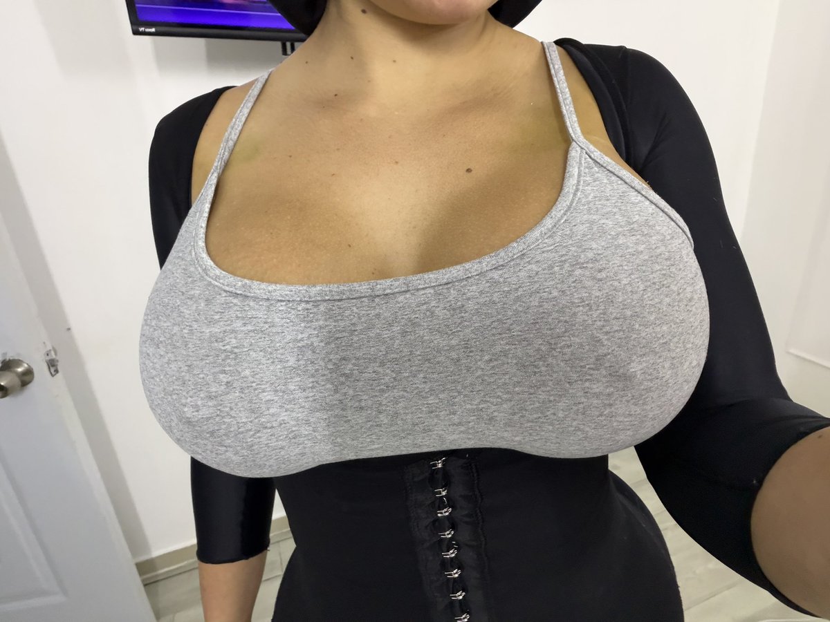 aprilsayso_'s tweet photo. Appreciation post #perfecttits https://t.co/bPCuLcrisX