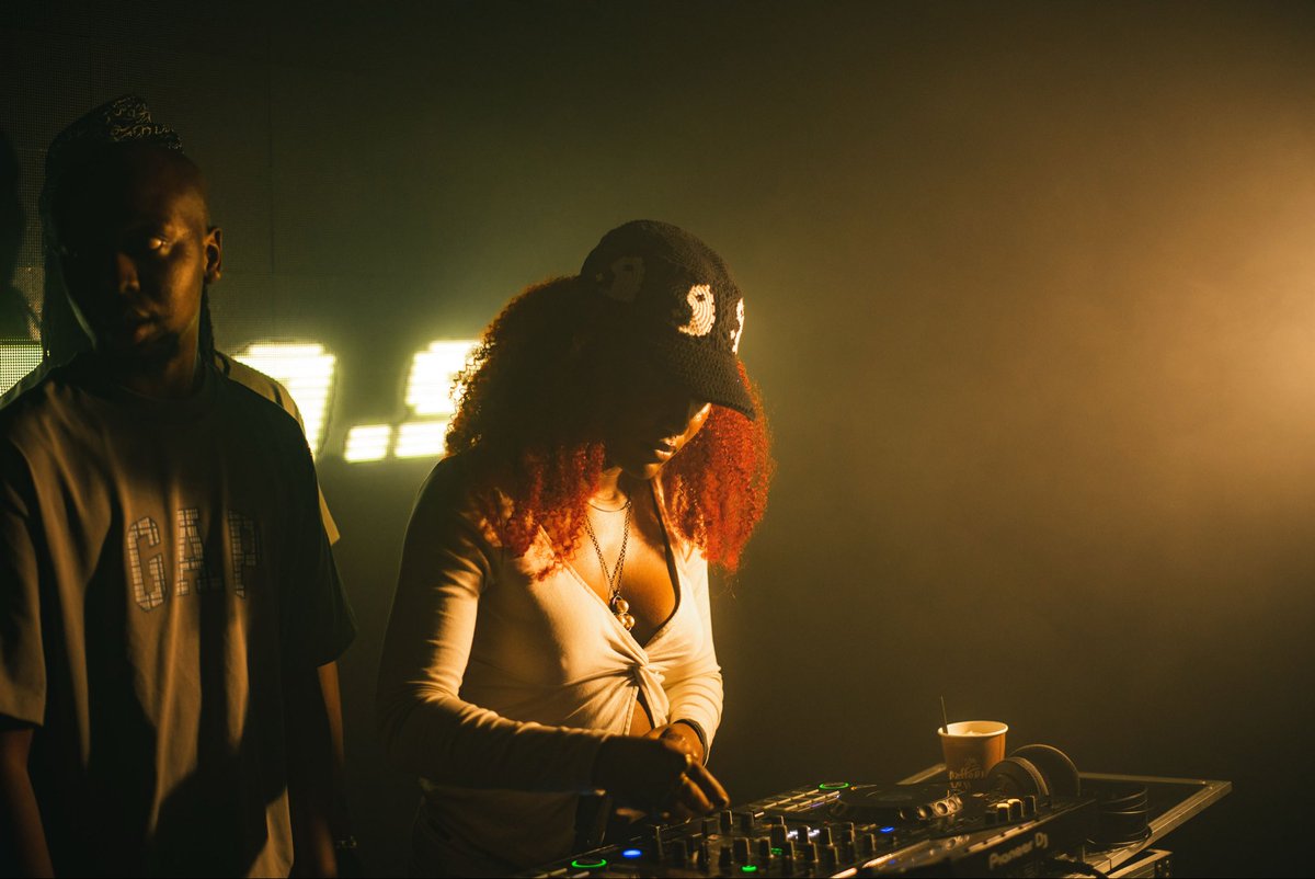 Ajayi_x's tweet photo. More shots from the rave

Got a very strong bias for the first. Also one of my favorite DJs from the night https://t.co/EkNr9vueiB