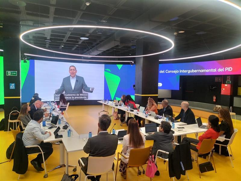 SoyPedroOrtega's tweet photo. ¡México regresa al @PIDiscapacidad!
Como representante ante el #PID, reafirmo nuestro compromiso de fortalecer las políticas públicas en discapacidad desde un enfoque de derechos humanos.
Con la Presidenta @Claudiashein, avanzamos hacia una sociedad más justa e incluyente. https://t.co/0zgRooneUB