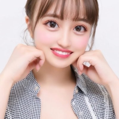 umi_chanday's tweet photo. #新しいプロフィール画像

アイコンこう言う方が良かったりする？
学生時代のプリ https://t.co/8ZUFDURDgk