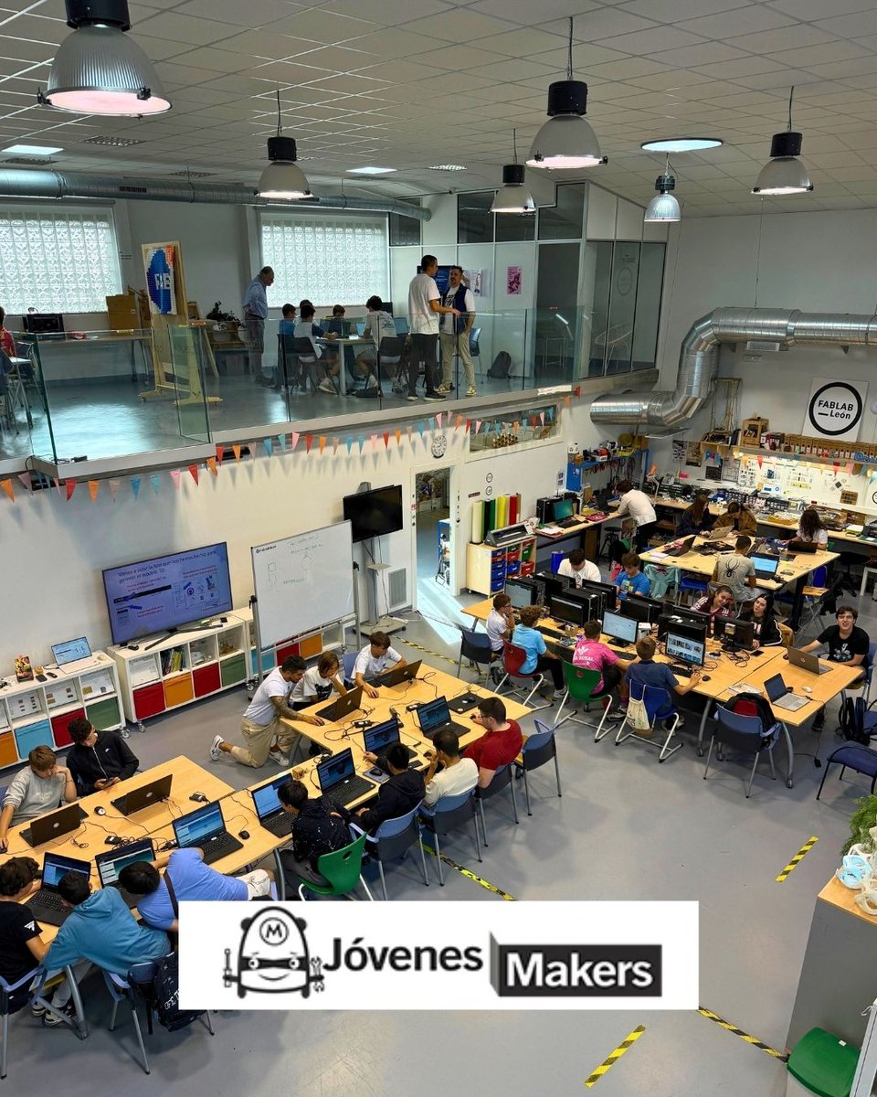 FabLabLeon's tweet photo. ¡Ya han arrancado las extraescolares en Fab Lab León! 🚀

Esta semana empezamos con Jóvenes Makers y estrenamos Jóvenes Coders. Más de 120 chicas y chicos vienen a aprender, relacionarse y crear sus propios proyectos. 🛠️💻

¡Nos espera un gran curso! #FabLabLeón https://t.co/2zzN5uTAca