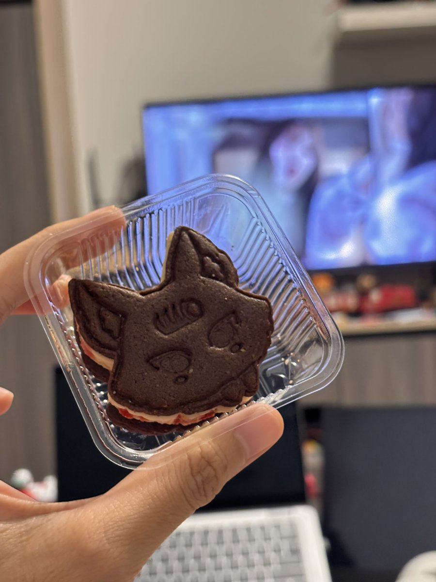 Doublebb23's tweet photo. อร่อยยยยค่ะะะะ 💕 @JewelGMMTV @GEMMHOUSE https://t.co/BykCILSfTf