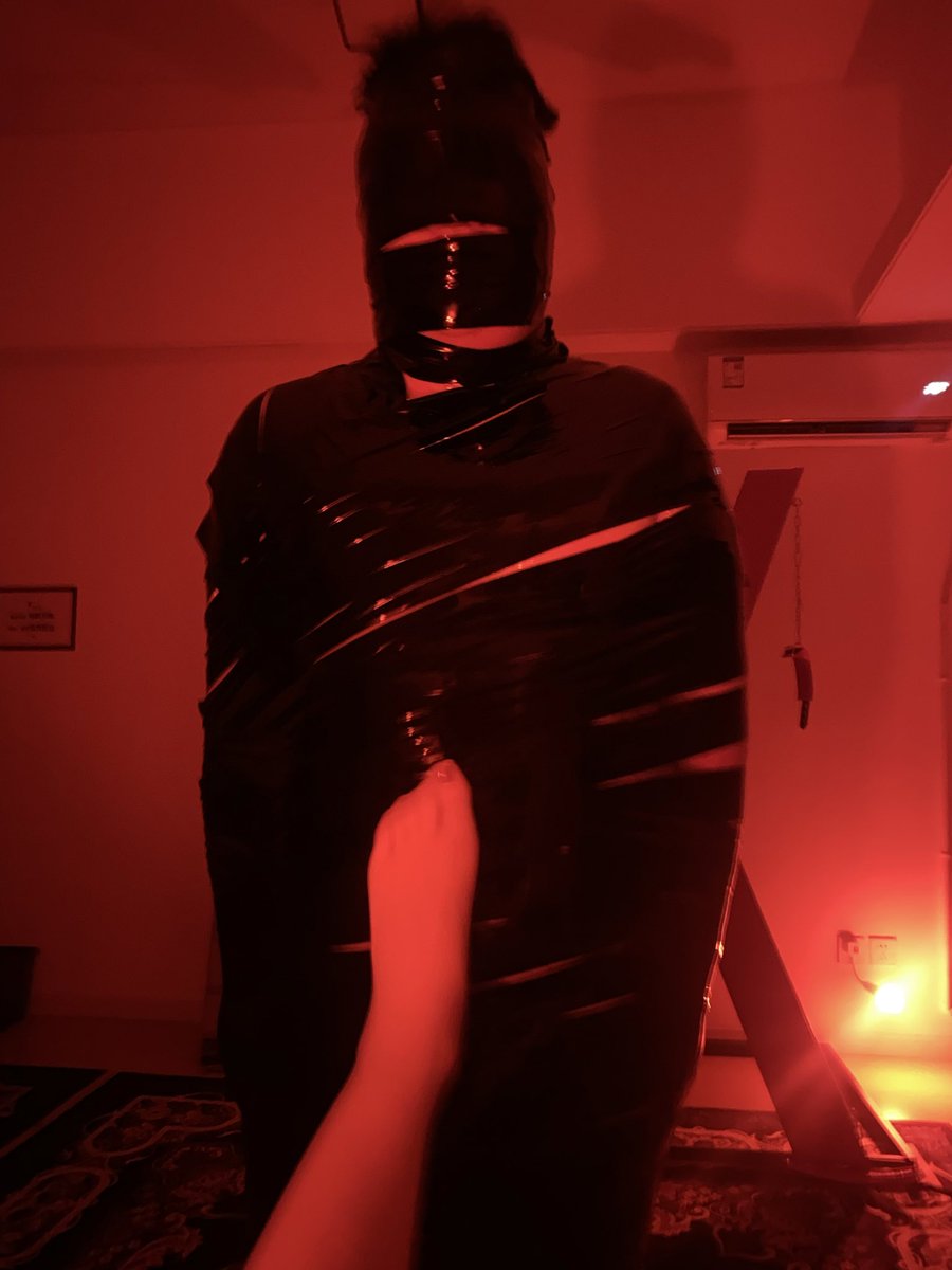 Ravensdom's tweet photo. 在妈妈这里你不需要思考 把你下贱的身体交给我
#sm #裹尸 #女王 #字母圈 #木乃伊 #窒息 #束缚 #贱奴 https://t.co/Tf8lg0by7j