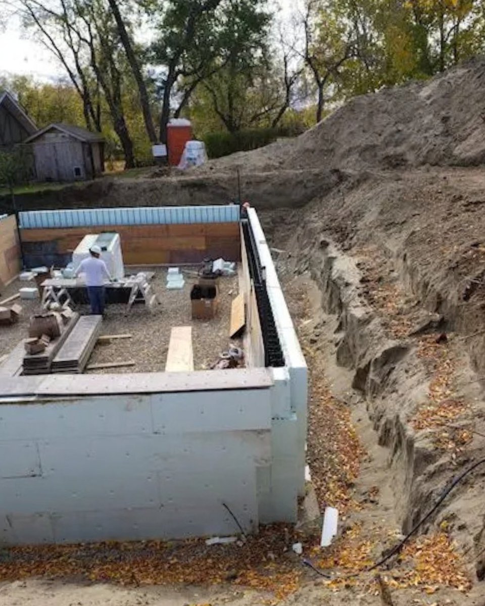 PrairieICF's tweet photo. Not every ICF wall needs insulation on both sides. That’s where the @nuduraicf One Series comes in. 👀

It combines ICF technology with traditional forming to give you continuous insulation on one side and an exposed concrete finish on the other. https://t.co/DDdjTomDRp