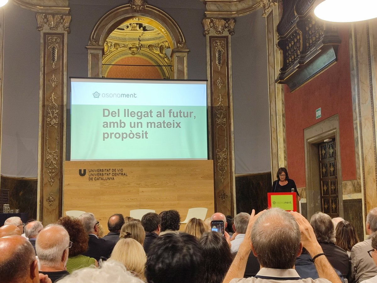 estevecamps's tweet photo. Paraules que defineixen una persona que és i serà un referent. Moltes gràcies, Mercè!

"Del llegat al futur amb un mateix propòsit". Un futur que estic segur que deixes ben encaminat i en bones mans.

Molta sort i molts encerts, Montse Blasco. I a per totes!
(2/2) https://t.co/xUhzGKsm0q