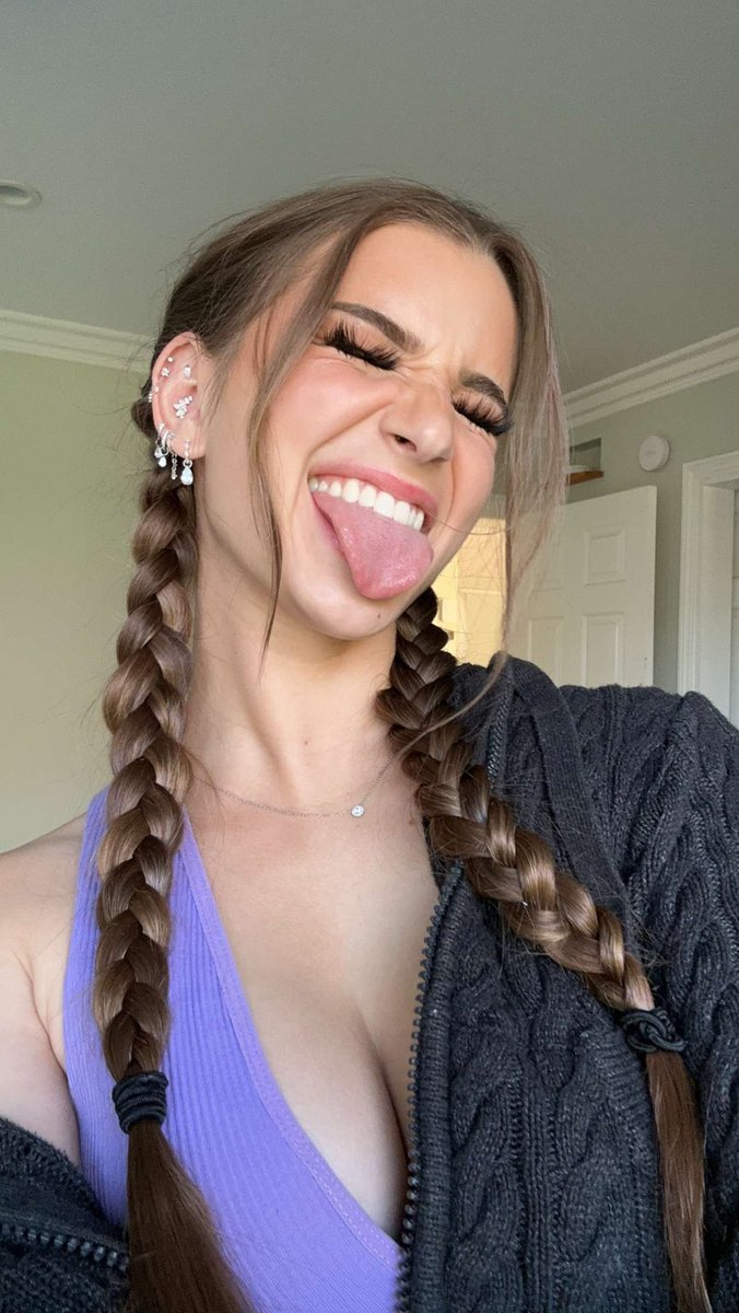 brookeownyou's tweet photo. Porn face Friday 🤤😍😍

One of the best days of the week. https://t.co/9zxdiqvpcg