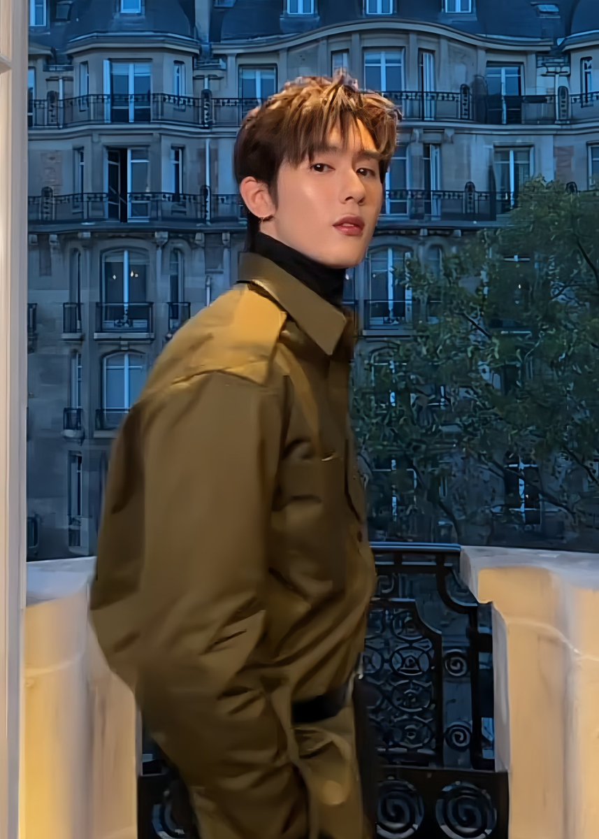 Pahunaku's tweet photo. หนูเข้าใจป้าเพ็ญทุกอย่างแล้วค่ะ พี่เดชโครตแบดเลย😭

BOOK X CELINE PFW27
#BookKasidet
#Celine #CelineEte2027
#MichaelRider #kasibook https://t.co/1IJDoiG2H9