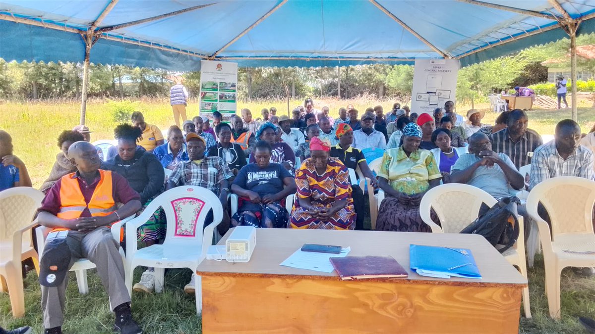 wrscke's tweet photo. The Warehouse Receipt System Council, in collaboration with @HelloTractor  and @Agri_FinanceKe , engaged farmers in Rongai, Mauka and Mau Narok, Nakuru County, on the WRS as part of ongoing sensitisation and commodity deposit mobilisation efforts, supported by @AGRA_Africa . https://t.co/RcGWl6hRtz