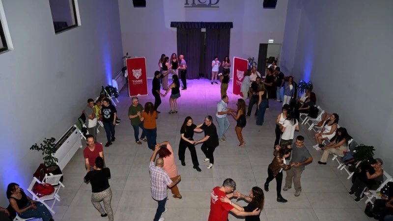 DaniGret73's tweet photo. El Municipio de Tigre llevó adelante una nueva jornada de ritmos latinos para el disfrute de vecinos y vecinas https://t.co/oS5FJcQ2Zs vía @datosdelaregion
@ZamoraJulio 
@GiselaLZamora 
@MunicipioTigre https://t.co/9WpsDtGVlY
