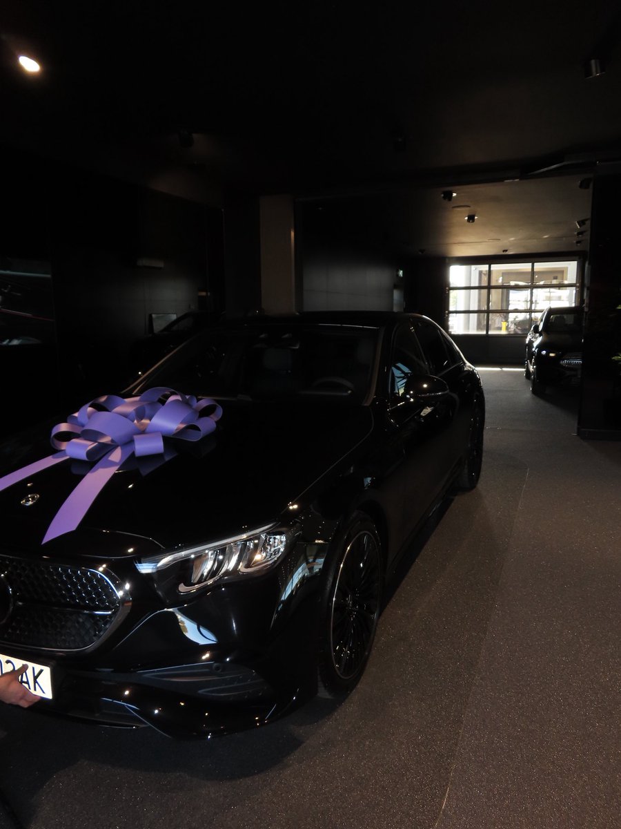 gemimatt's tweet photo. Week ago I said goodbye to my old car Mercedes C180 and today I said hello to my new car E class. Thanks god for making my dreams come true. https://t.co/lyTdN43QSZ