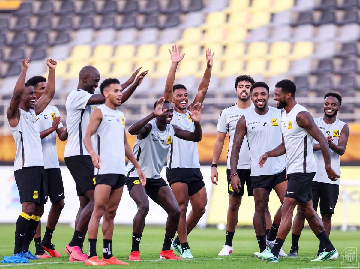 ittihad's tweet photo. تحدي الطواحين 🇳🇱🔥
من الصور تقدرون تعرفون الفايز 😂📸 https://t.co/8K27ie7J8x