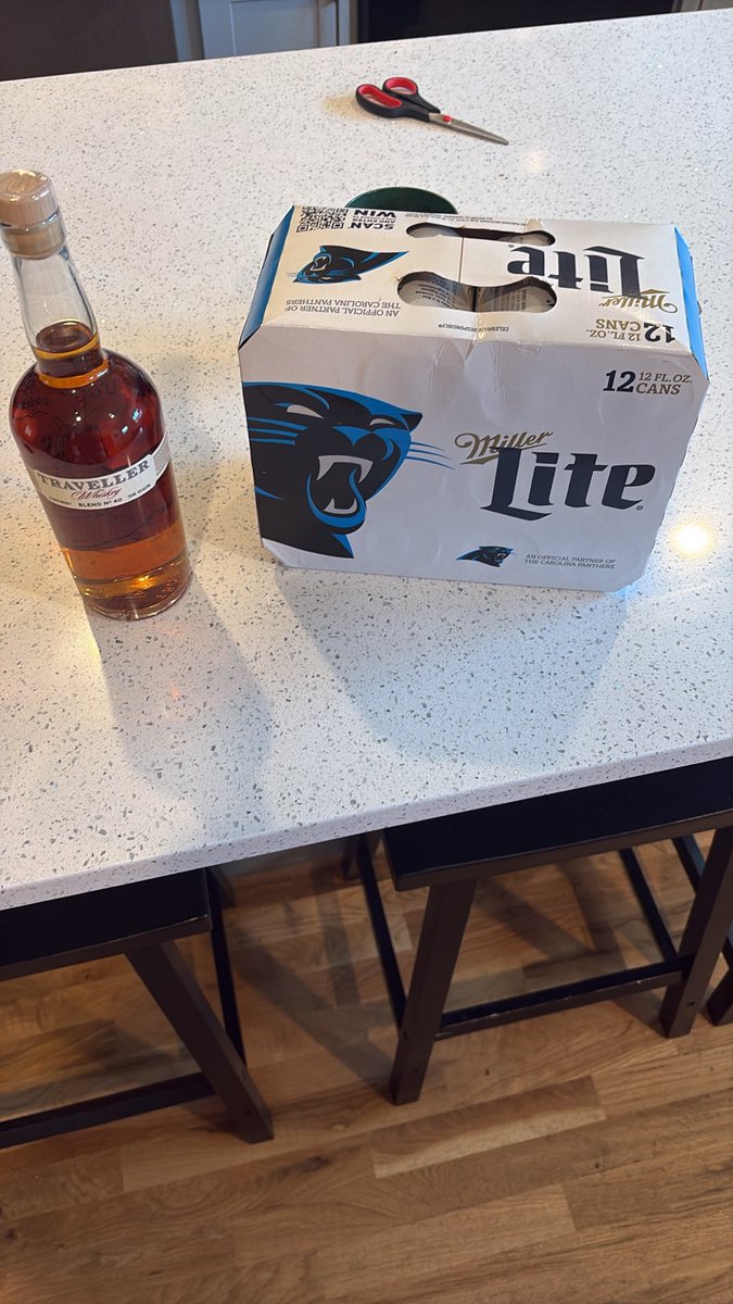 baggedoutbrown's tweet photo. Parents weekend supply drop https://t.co/ev0R3oPIz3