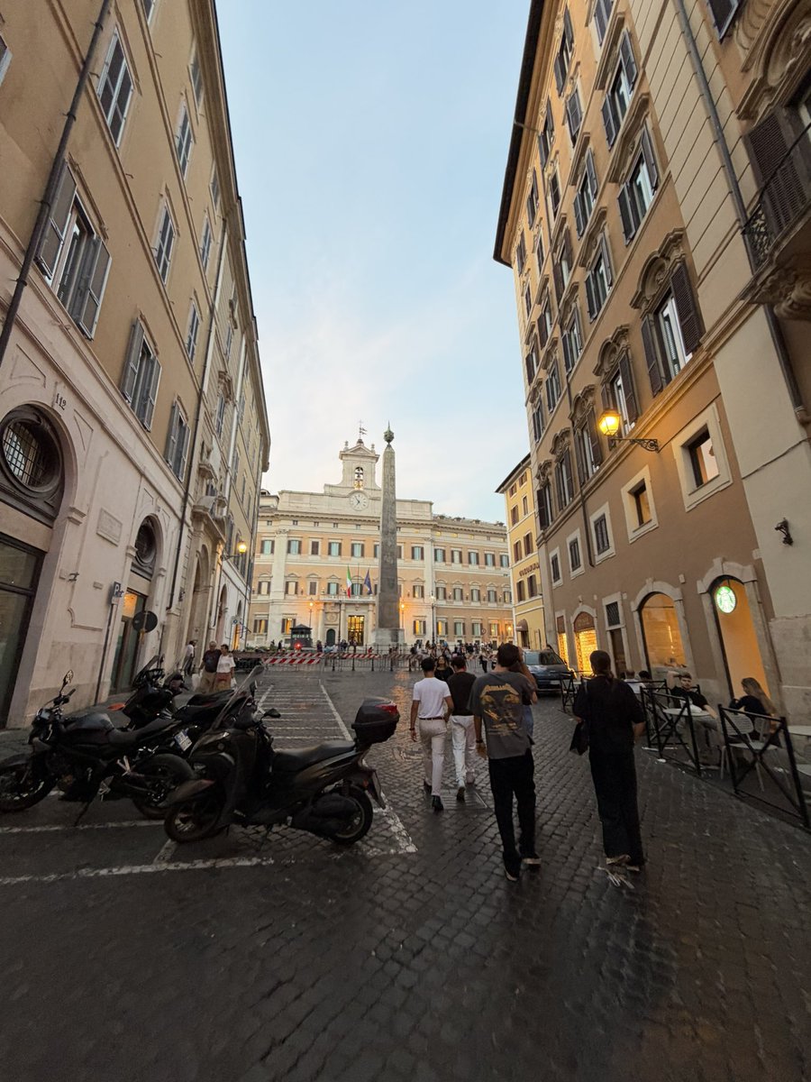 alexmamyy's tweet photo. pov : weekend in rome 
>> ads manager is really your toxic best friend https://t.co/mAxqNdd5qy