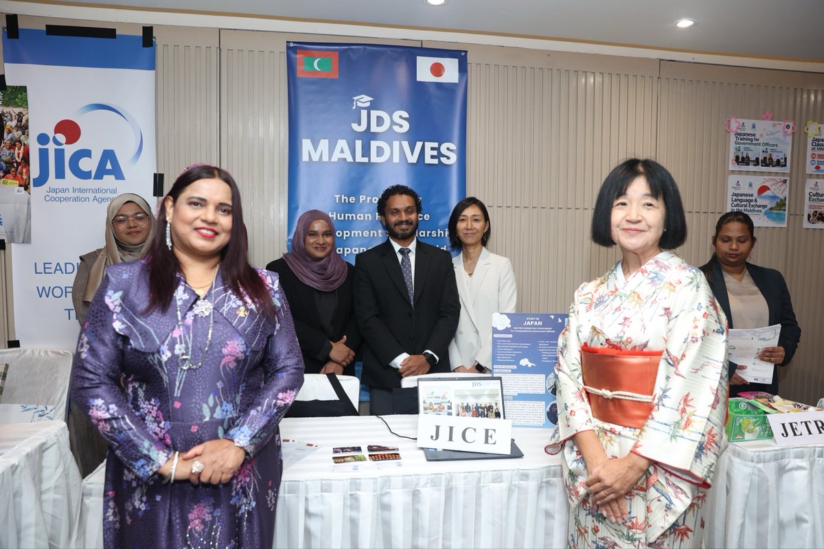 IruthishamAdam's tweet photo. 🌍I thank Ambassador Ishigami @JapanAmbMV for hosting me with her elegant Japanese cultural tea ceremony and visit to the exhibition booths promoting Japanese foods, including fried food, wasabi, green tea, and Wagyu beef.

@MoFAmv 
@JapaninMaldives https://t.co/4pBH5i5UTm