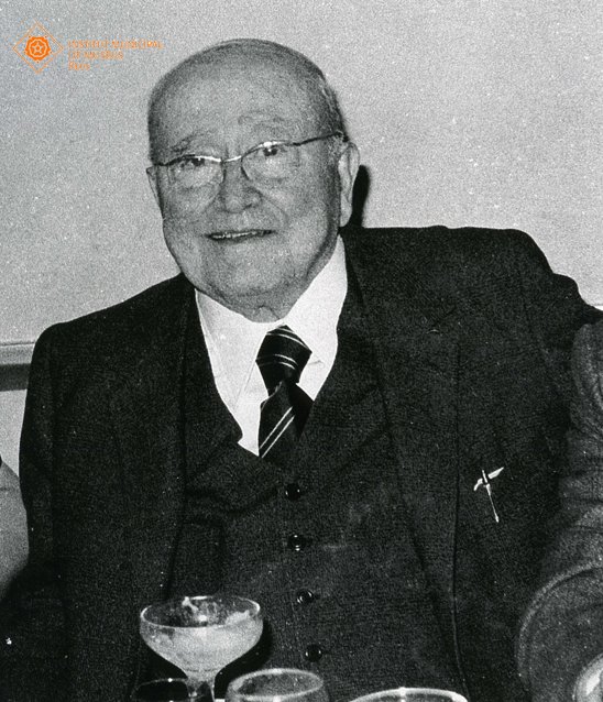 deleslletres's tweet photo. El Dr. Francesc Abelló (Reus 1892-1973) es trobava també detingut el 1940 al calabós de la Direcció Gral de Seguretat a Madrid.
Va topar amb el president Companys i emocionat, el va abraçar.
L'abraçada li va costar una pallissa terrorífica i uns quants dies en cel·la de càstig https://t.co/IfH7HsbOJc