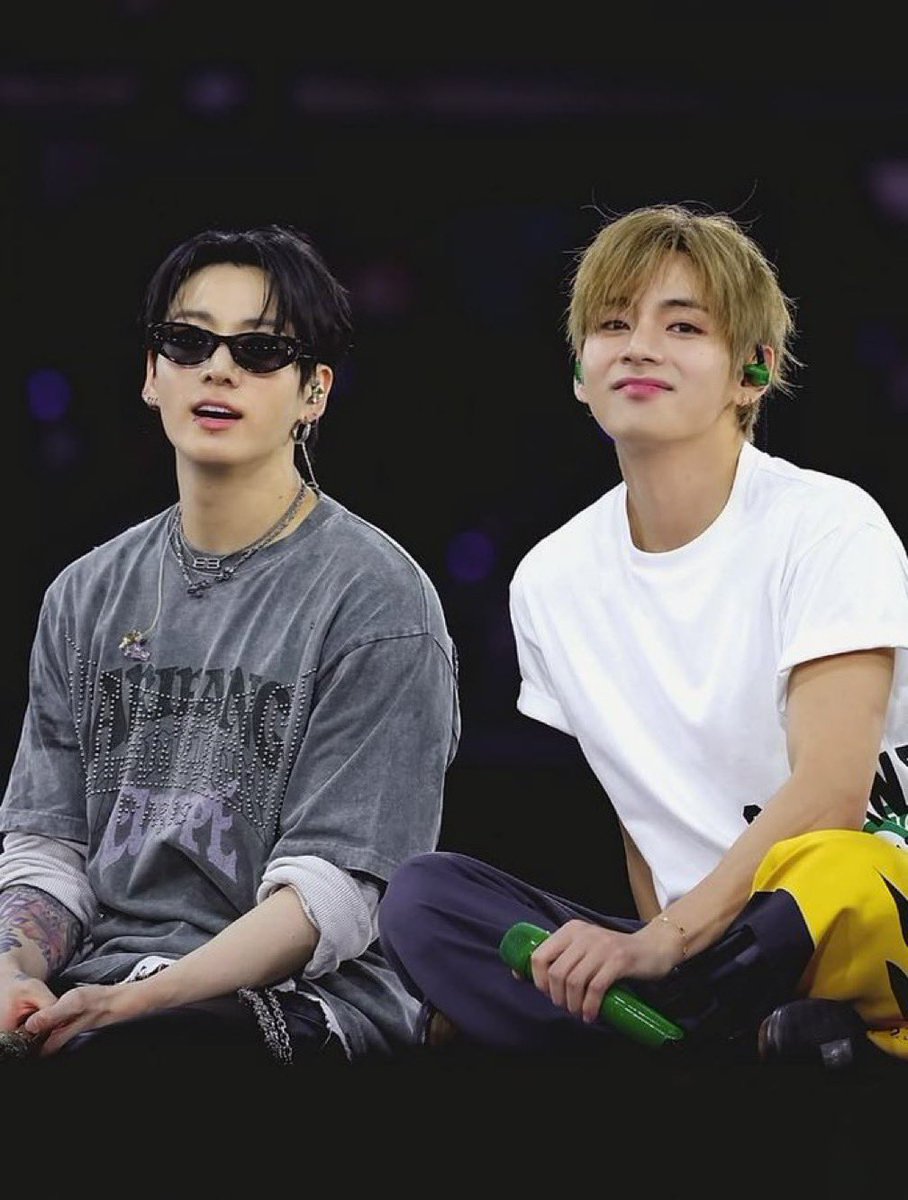 Borahae_tk_'s tweet photo. PROTECT TAEHYUNG & JUNGKOOK

We demand @BIGHIT_MUSIC and 
@HYBEOFFICIALtwt to take every threat against Taehyung and Jungkook seriously and ensure that appropriate measures are taken to protect their safety ‼️‼️

PROTECT TAEHYUNG 
PROTECT JUNGKOOK 
#ProtectTaehyung 
#PROTECTJUNGKOOK
