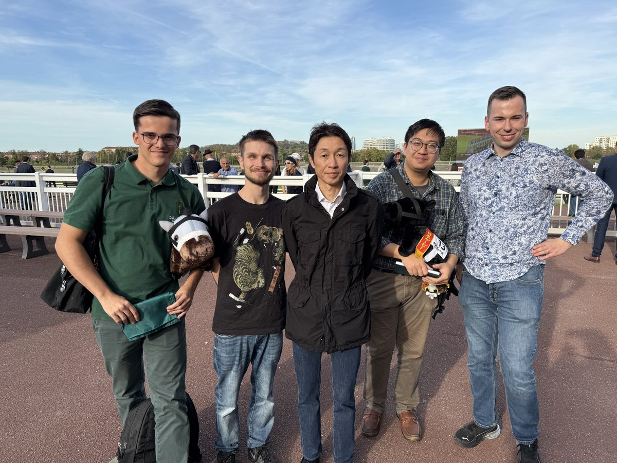 FRVtuberEnjoyer's tweet photo. I went to Saint-Cloud racecourse today with some friends.
We had the chance to meet Ryuji Wada and Yutaka Take and also managed to take a group photo with them. https://t.co/FgqlWTAta3