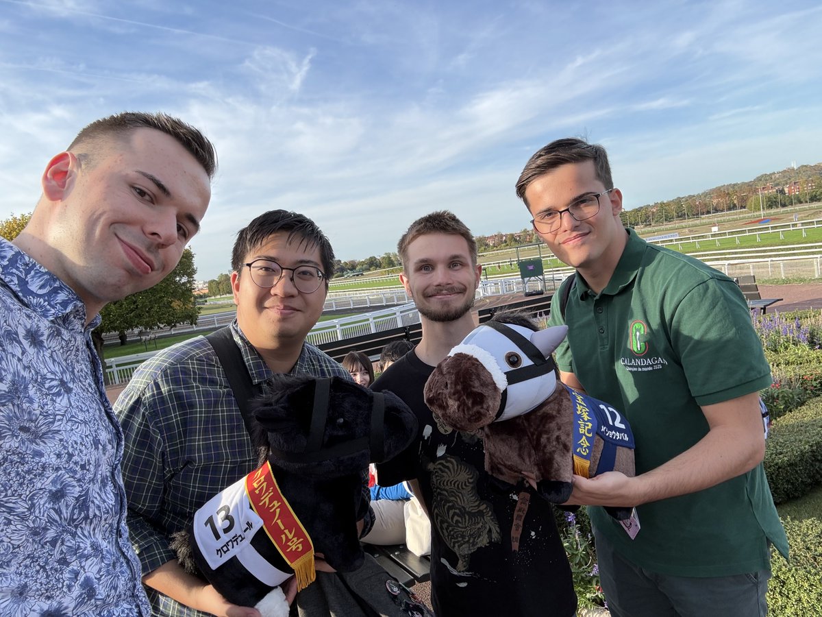 FRVtuberEnjoyer's tweet photo. I went to Saint-Cloud racecourse today with some friends.
We had the chance to meet Ryuji Wada and Yutaka Take and also managed to take a group photo with them. https://t.co/FgqlWTAta3