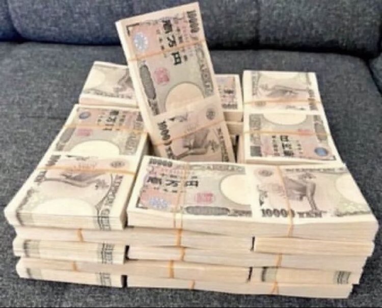 hanazdlw's tweet photo. もし今日、500万円もらえたら何に使う？🤔💴

① 借金を返す
② 投資する
③ 人生をもっと良くするために使う https://t.co/MxPKKuQpLB