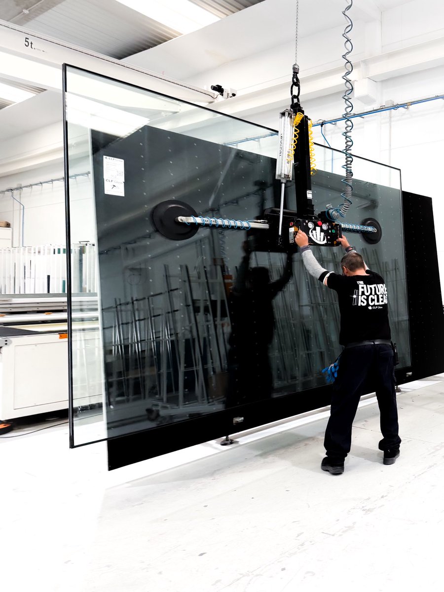 CLFGlass's tweet photo. CLF Glass® 
fabricantes de grandes dimensiones
#TheFutureIsClear
#clfglass https://t.co/sqPZIsYmSd