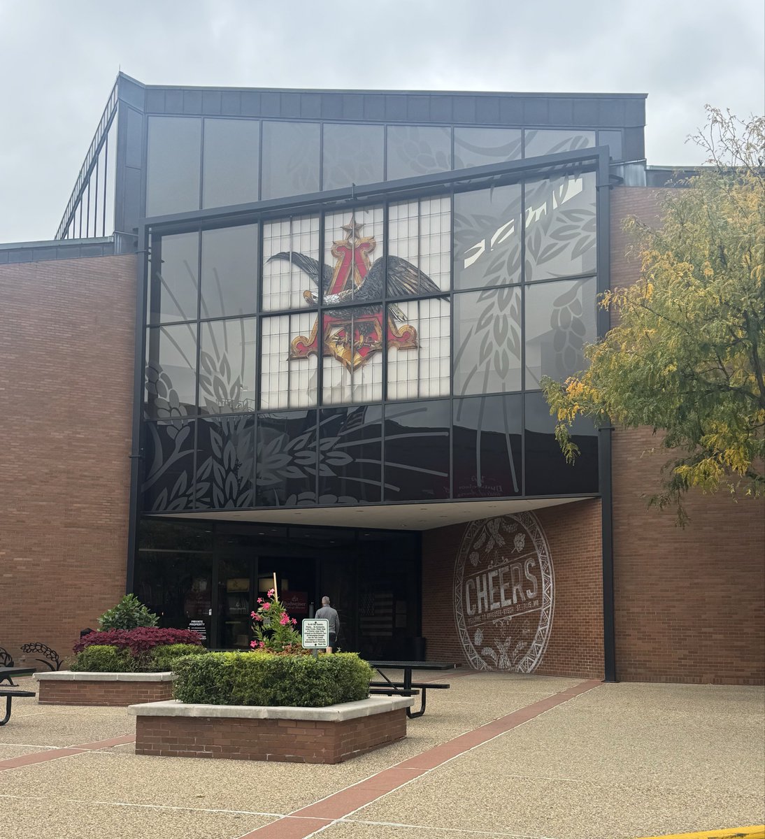 Jan812314's tweet photo. While in St. Louis (my hometown), I went on the Anheuser Busch brewery tour. 

What an amazing tour!  I did my best to capture a hand-full of pictures and videos along the way. Hope you enjoy them!
#ThisBudsForYou
#Budweiser
#StLouis https://t.co/zqgl4Psjzp