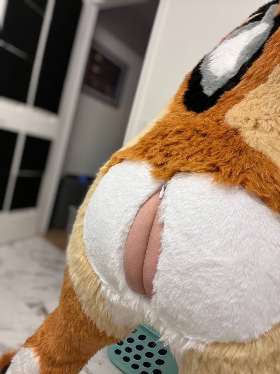 RealBluzee's tweet photo. Trust me its nice and warm in there~ https://t.co/lWVqENphpk
