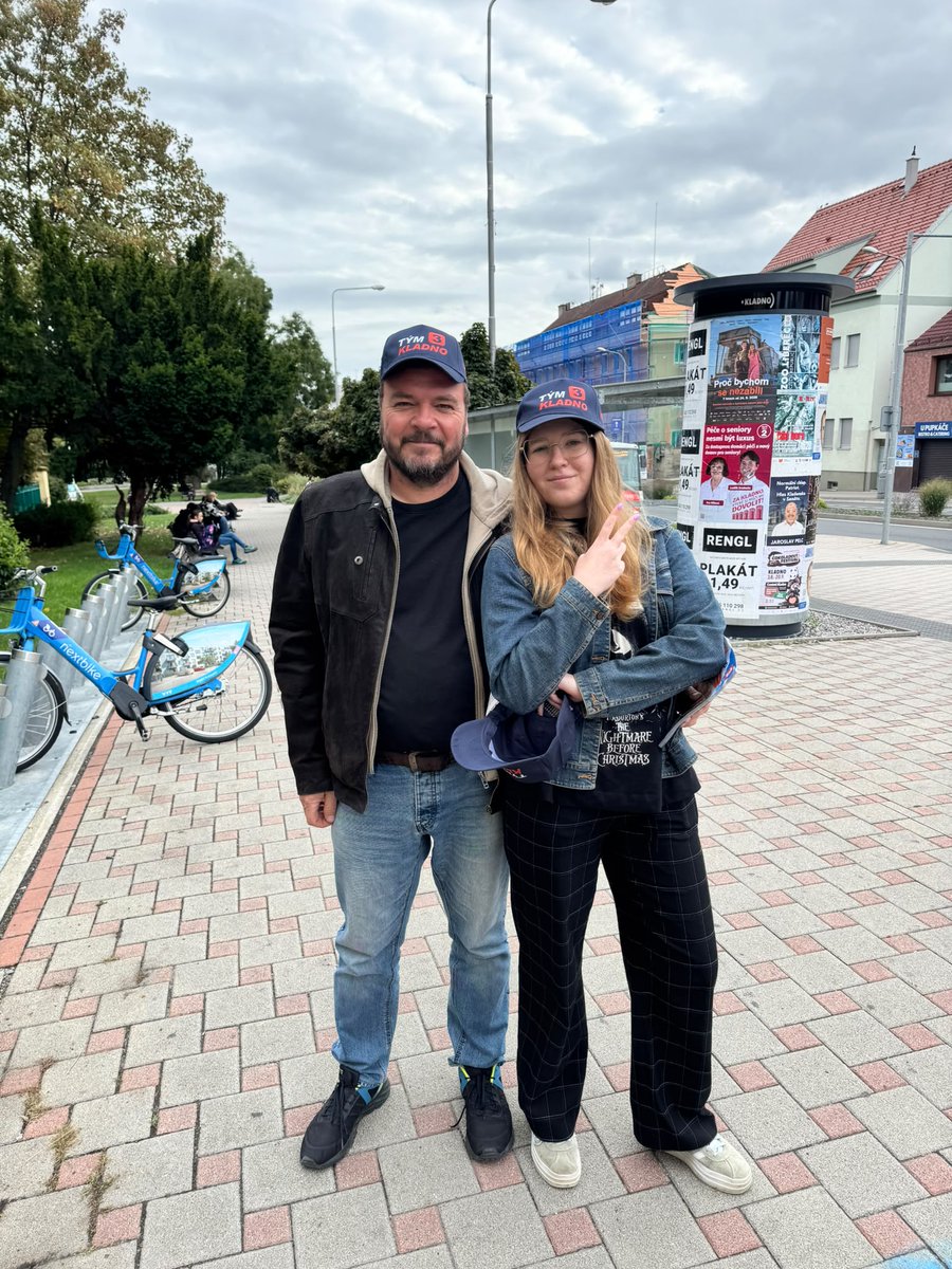 tym_kladno's tweet photo. Dnes jsme vyrazili mezi vás. 🟠 Děkujeme za každé zastavení, rozhovor i za to, že jste s námi sdíleli, co vás v Kladně trápí a co byste tu chtěli vidět jinak.

TÝM KLADNO ��� Je čas střídat.

#TýmKladno #JeČasStřídat #Kladno #Volby2026 https://t.co/DDkeGVtYX1