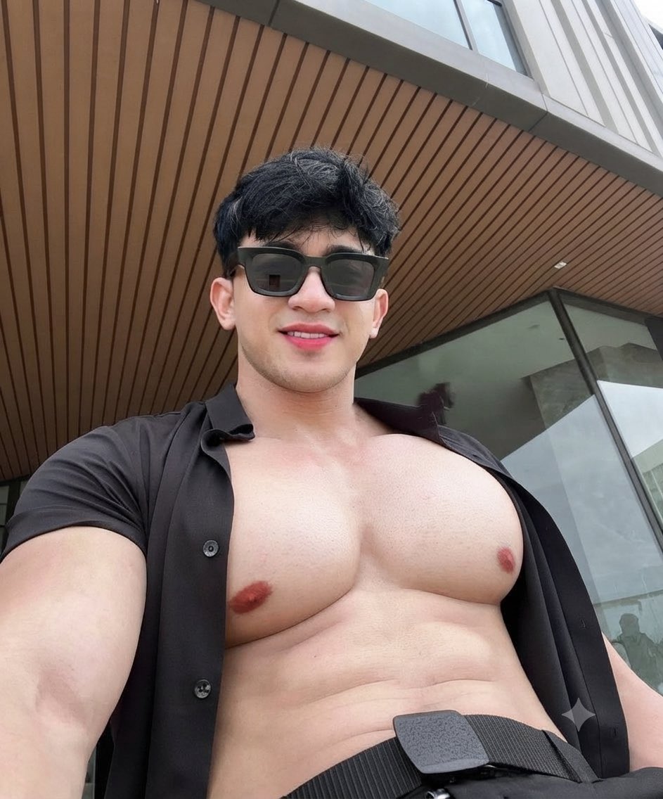 Bryan_aero's tweet photo. hug me https://t.co/SonVXik75k