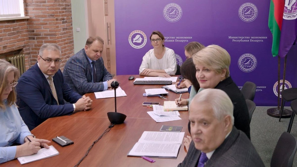 up_uin's tweet photo. ‼В Минэкономики изучили практические кейсы работы с электронными документами при их направлении в налоговые органы 
🔉 В обсуждении (https://t.co/9Wm7Z70EDU...) приняли участие представители МНС, Национального центра электронных услуг, субъекты инфраструктуры поддержки МСП. https://t.co/KjeedS28Tc