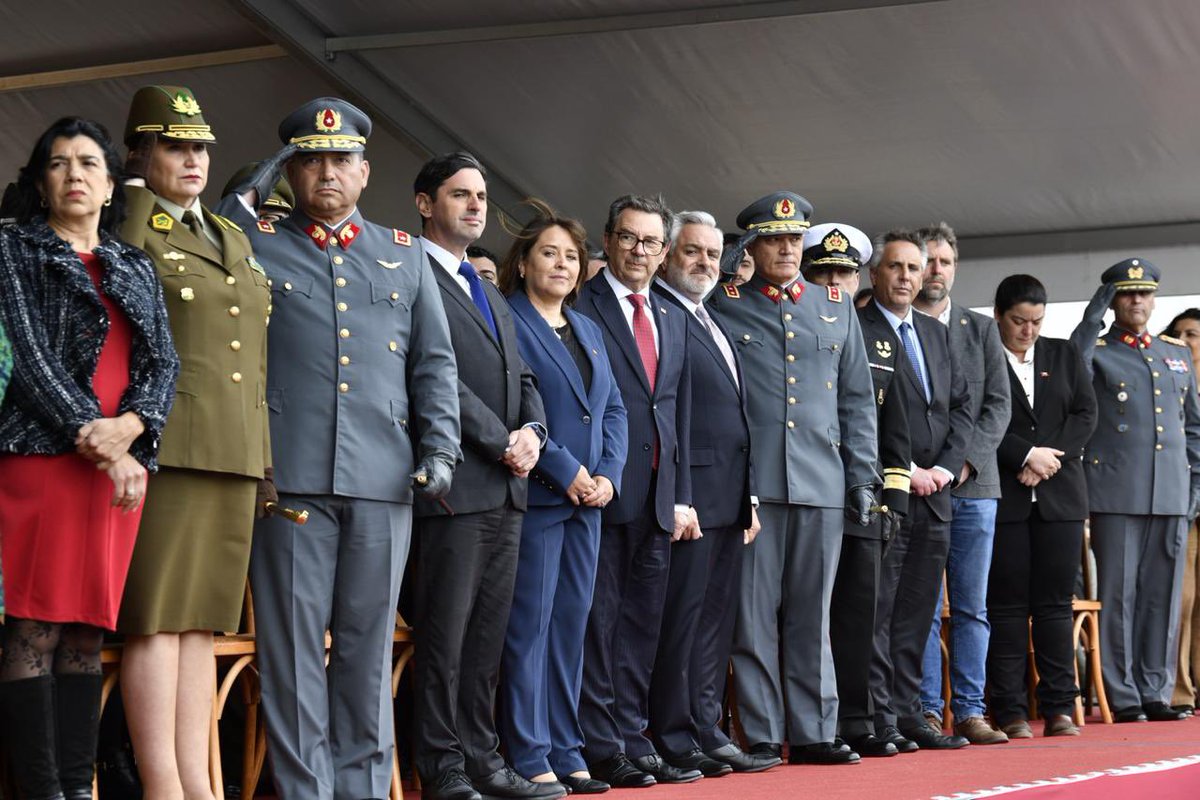 Ejercito_Chile's tweet photo. #Ahora: En una de las principales arterias de #Rancagua, se realiza la ceremonia por los 212 años de la #BatallaDeRancagua, histórico enfrentamiento que dio muestra del heroísmo de las tropas nacionales y que es recordado por su trascendencia en el proceso de Independencia de Chile.