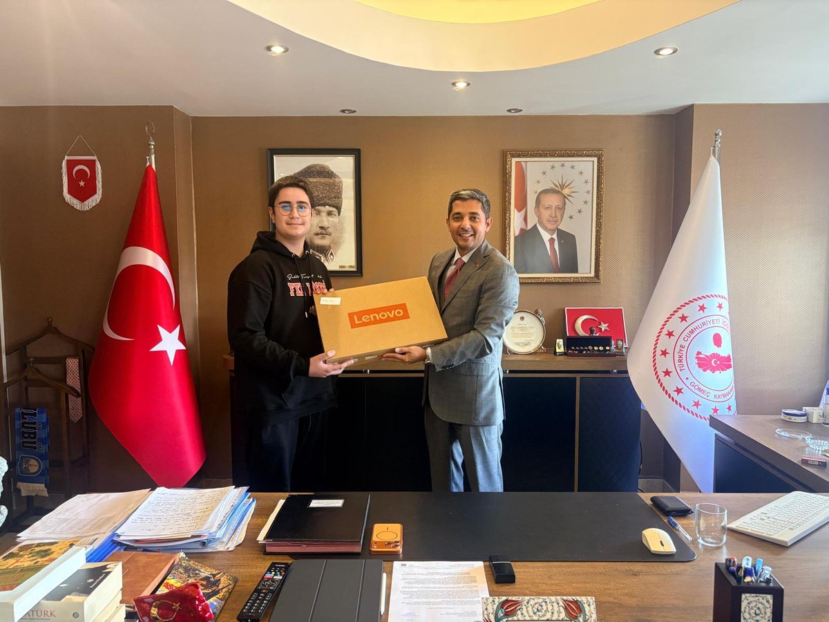 GomecEgitim's tweet photo. BAŞARILI ÖĞRENCİLERE “BİR HAYALİM VAR” PROJESİ KAPSAMINDA BİLGİSAYAR DESTEĞİ

2025-2026 eğitim öğretim yılında gösterdikleri başarılarla Fen Liselerine yerleşmeye hak kazanan öğrencilerimize, “Bir Hayalim Var” Projesi kapsamında bilgisayarları teslim edildi. https://t.co/i8XEpmq2xG
