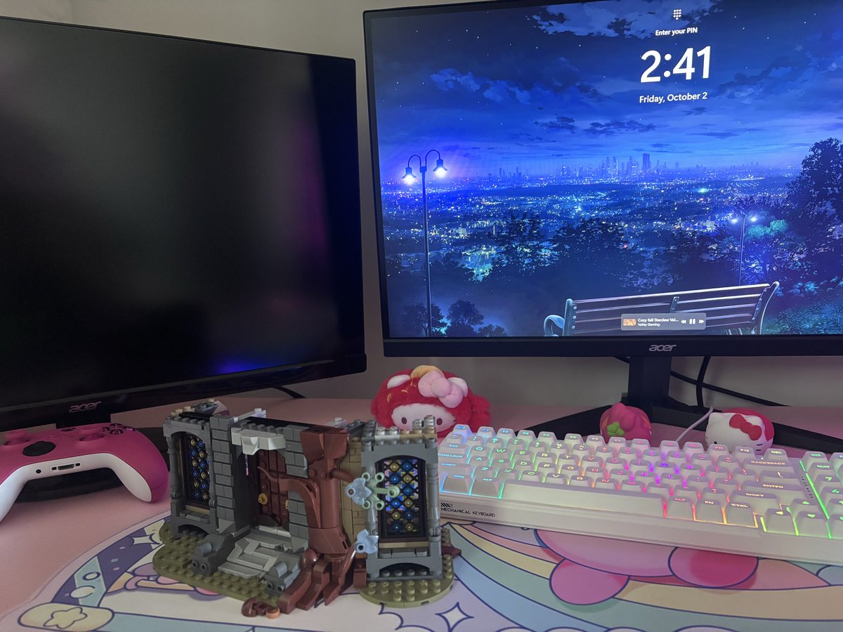evilgoddessjas's tweet photo. Building LEGO at my gaming setup while simps beg to send and be humiliated at 2pm on a Friday 💖💖 https://t.co/jHxtuy8URa