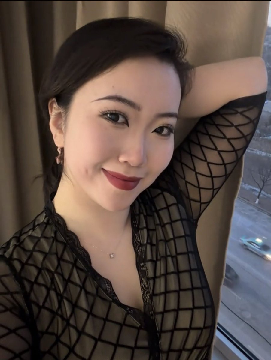 lori09zd1's tweet photo. 这个点还有人要和姨姨聊天吗
像我这种少妇在x上还会有人喜欢吗🥹 https://t.co/03EWDDn12s