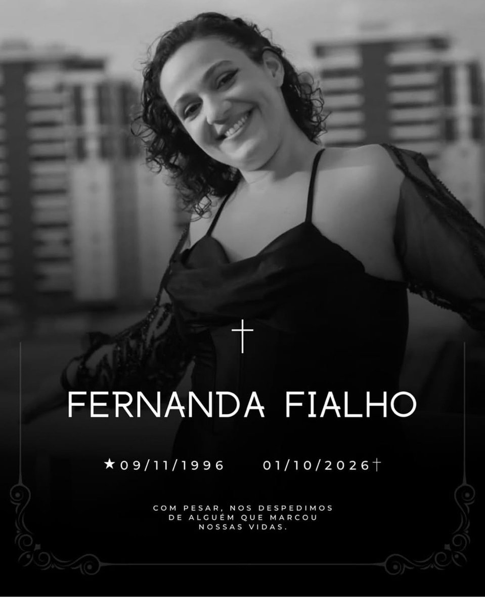_tyunnitus's tweet photo. Eu ainda estou sem acreditar no falecimento da Fernanda Fialho, a Paraquetabu. Estou extremamente triste. 😭
Comecei a acompanhá-la porque ela produzia conteúdos sobre o diagnóstico tardio de TEA, compartilhando com muita coragem as dores e os sofrimentos causados pelo descaso e pela dificuldade de se diagnosticar pessoas autistas com uma funcionalidade mascarada.

Ao longo dos seus relatos, ela contou sobre diversas internações psiquiátricas, abusos físicos e psicológicos desde a infância e uma sequência de diagnósticos equivocados que a impediram de ter acesso, durante anos, ao tratamento e ao suporte de que realmente precisava. Tudo isso deixou marcas, traumas profundos e consequências que atravessaram sua vida, inclusive dificultando a construção de uma autonomia que ela deveria ter tido a oportunidade de desenvolver.

Mesmo depois de tanto sofrimento, ela ainda precisou enfrentar recentemente um pesadelo que nenhuma mulher deveria passar. Passou por outra internação, mas, apesar de tudo, eu a via demonstrando estar bem, tentando seguir. Nesta semana, inclusive, vi ela comentar que estava passando por uma nova crise. Mesmo assim, eu acreditava que ela conseguiria superar mais essa.

Por isso a sensação que fica é de uma tristeza imensa e de certa forma de derrota para quem acompanha a comunidade autista. Porque quando alguém passa a vida inteira lutando para ser compreendida, diagnosticada, acolhida e ter acesso ao suporte necessário, uma partida assim nos faz pensar em quantas dessas dores poderiam ter sido diferentes se ela tivesse recebido desde ced o cuidado que precisava.

No meio de toda essa luta ela teve o Seu Ivan, um pai solo que NUNCA desistiu dela. Espero que ele saiba o quanto essa presença e esse amor fizeram diferença na vida da filha e que ele tenha forças para cuidar da netinha.

Meus sentimentos a ele, à filhinha dela, aos amigos, às pessoas que a amavam e a todos que mesmo sem conhecê-la pessoalmente, acompanharam sua história e foram tocados por ela.

Que a Fernanda seja lembrada não apenas por tudo o que sofreu mas também pela coragem que teve de contar sua história e transformar a própria dor em informação, denúncia e acolhimento para tantas outras pessoas.

Descanse em paz 🩵