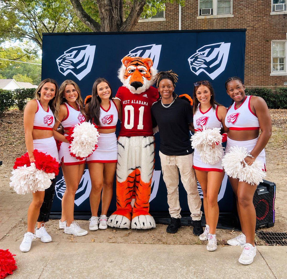 JaniyahBlo7lk's tweet photo. Great visit today with the University of West Alabama! ❤️🐯🏈 Thank you Coach White for the hospitality and for taking the time to speak with me. I’m grateful for every opportunity and especially thankful for all my coaches, including West Express Ladies Flag, for continuing to support me.
#UWA  #FlagFootball