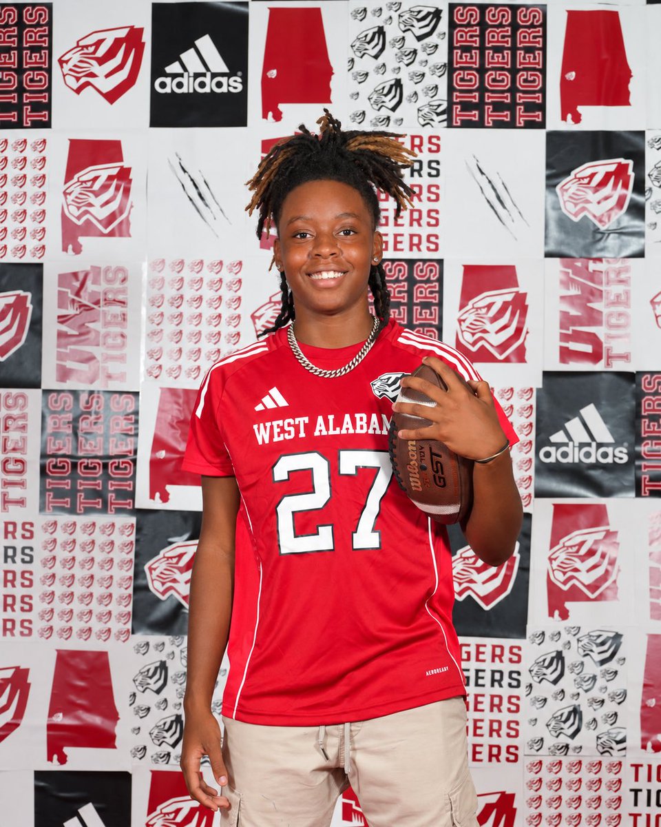 JaniyahBlo7lk's tweet photo. Great visit today with the University of West Alabama! ❤️🐯🏈 Thank you Coach White for the hospitality and for taking the time to speak with me. I’m grateful for every opportunity and especially thankful for all my coaches, including West Express Ladies Flag, for continuing to support me.
#UWA  #FlagFootball