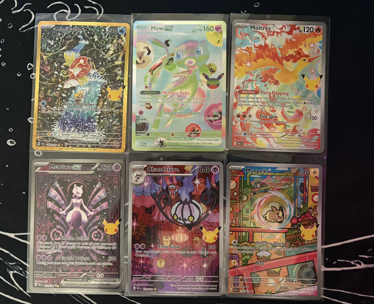 Sttormyy's tweet photo. just opened two 30th booster bundles and LOOK WHAT I JUST GOT 🤩🤩🤩 https://t.co/mJtFsocPwd