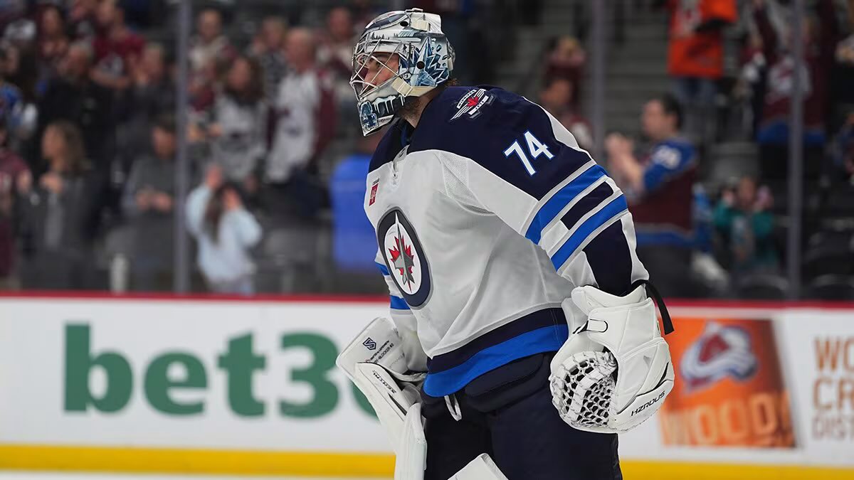 TSNHockey's tweet photo. From @martybiron43 on @DominosCanada That’s Hockey - Can Skinner lead the new-look Jets to a playoff berth? https://t.co/TJqwybT1N1 

#DominosThatsHockey https://t.co/5oN4tLzl6H