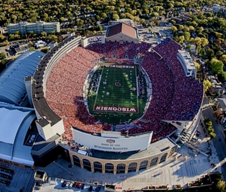 Cale_britt6's tweet photo. It’s great to be back home …..
Gonna be a fun weekend @BadgerMHockey tonight and  @BadgerFootball Homecoming tomorrow 🦡🦡🦡🦡🦡🦡
#PackCampRandall https://t.co/iTQgkKBrIe