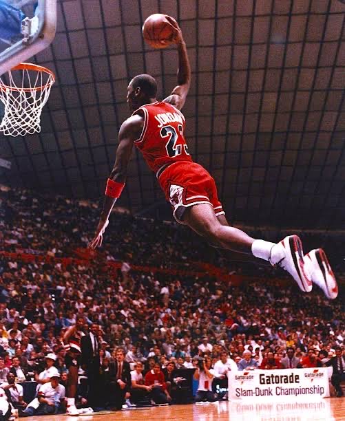 Cover3_mx's tweet photo. A flying 🐐 https://t.co/uO9aBY5PXO
