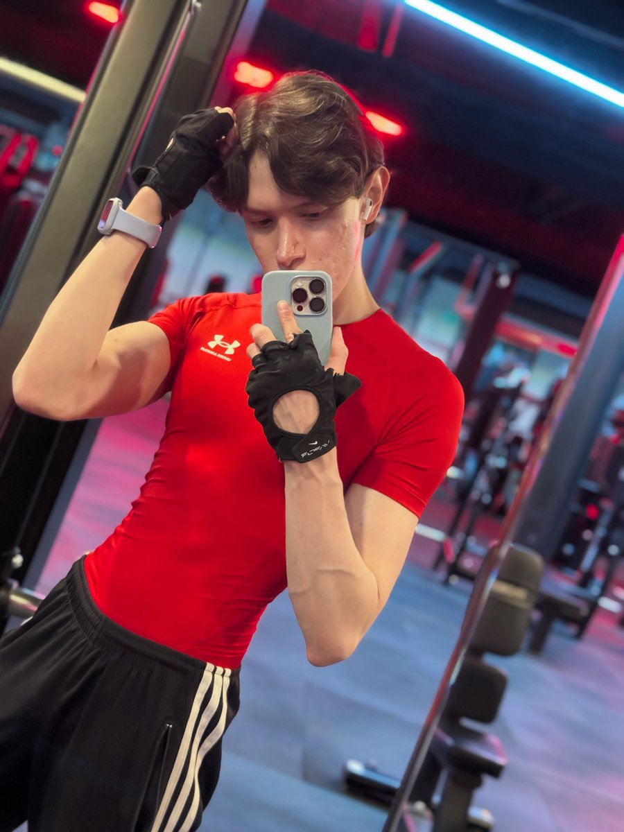 SaidBoyPop's tweet photo. ¿Ya me va a tocar mi novio musculoso? Yes or yes? 😼🫵🏻 https://t.co/SMtNEN2eZ3
