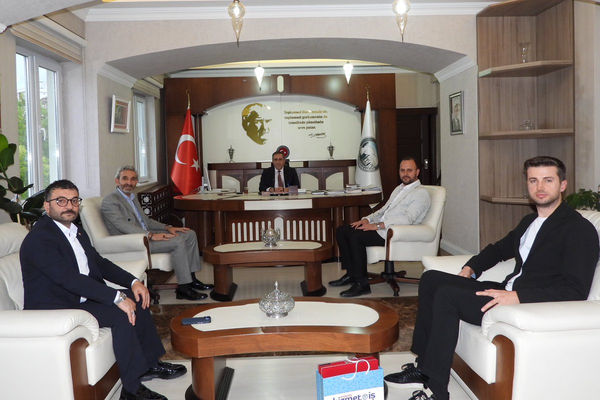 Talas_Kaymakam's tweet photo. HAK-İŞ Konfederasyonu Kayseri İl Başkanı ve Hizmet-İş Sendikası Kayseri Şube Başkanı Yavuz NAVROZ Kaymakamımız İlyas MEMİŞ'i makamında ziyaret etti. https://t.co/GlddvJGNoX