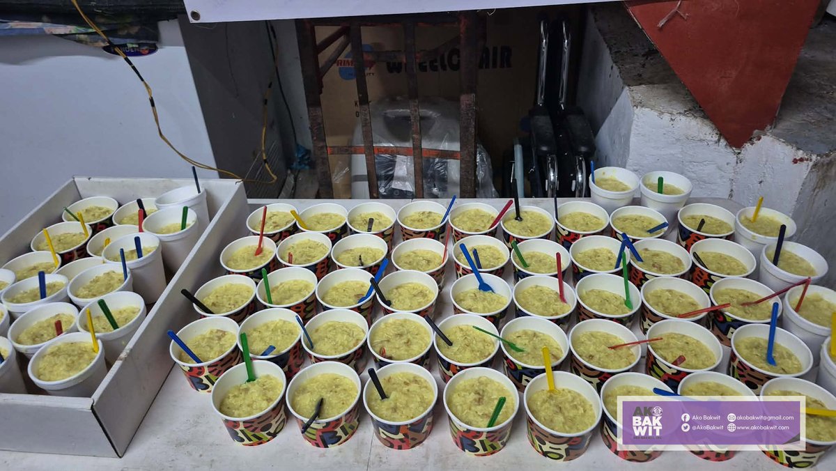 AkoBakwit's tweet photo. Kasama ang Jollibee Group Foundation, patuloy ang ating feeding activities sa Islamic Center, Quiapo, Manila.

Maraming salamat sa ating mga volunteer, at mga kapatid sa Bantugan Group.

#AkoBakwit #IDPs #bakwit https://t.co/OwqD6c5Jnv