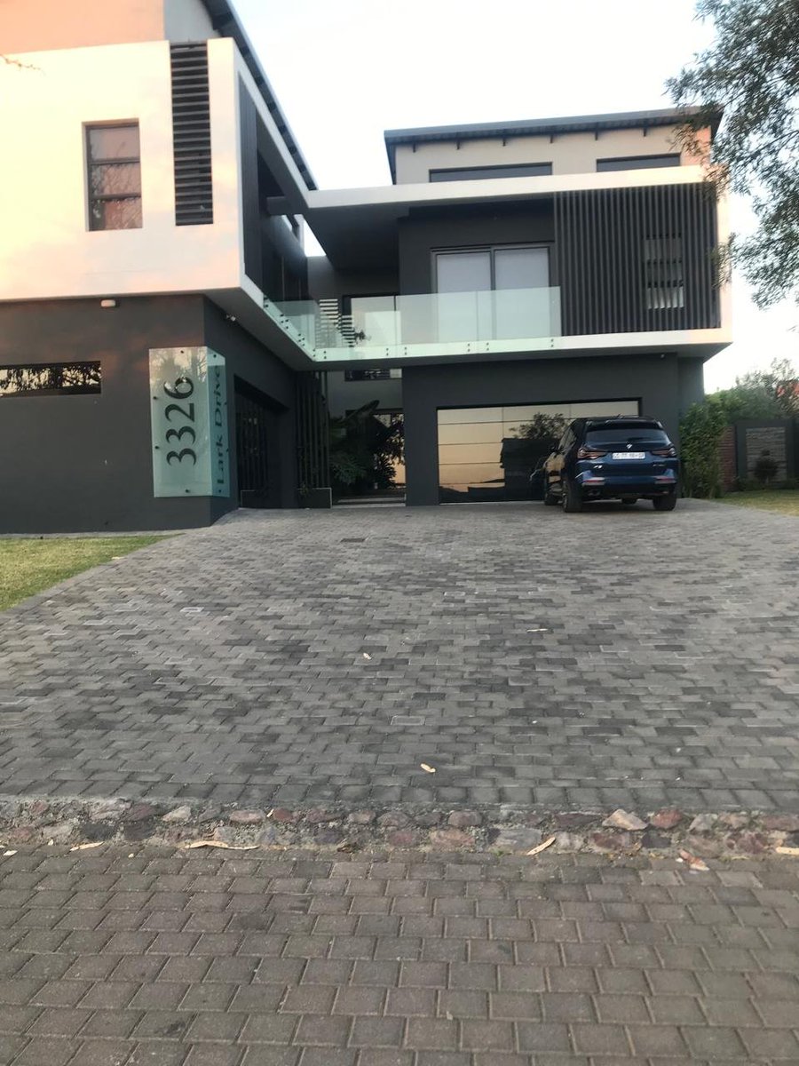 Musa_Khawula's tweet photo. a look at blue mbombo with her jailbird boyfriend tebogo nokwane. 

blue mbombo got kicked out of the 'villa' in sandton due to failure to make rent timeously and struggling blue mbombo moved into a r115 000 per month mansion meanwhile her abusive boyfriend tebogo nokwane is in and out of prison,

xo xo,
gossip girl,