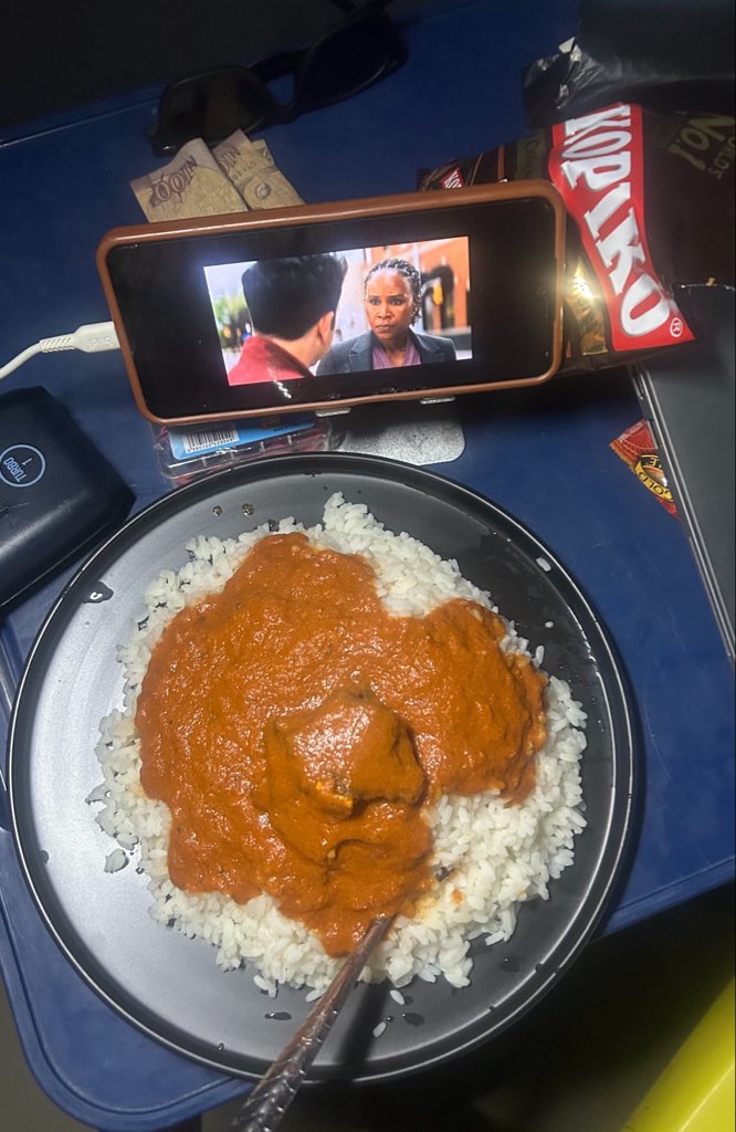 sammie_boi02's tweet photo. Since I collect this plate I can’t stop snapping my food 😭😭 https://t.co/V4JxhsrJEr